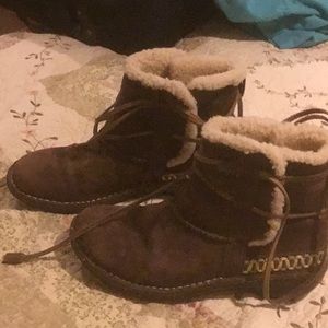 Ugg cove short boots